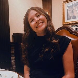 Meet your Posher, Abigail